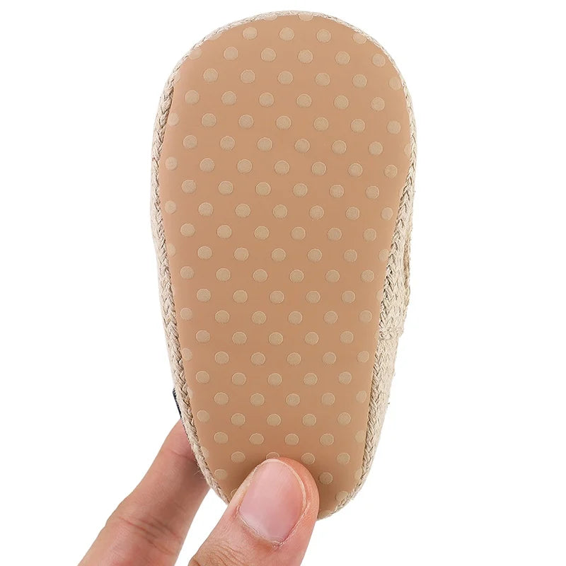 Calçado infantil macio e antiderrapante multivariado