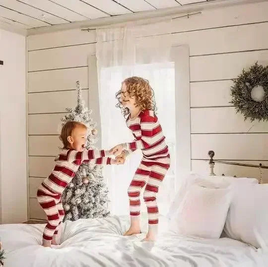 Conjunto de pijama a juego para mamá, papá e hijos