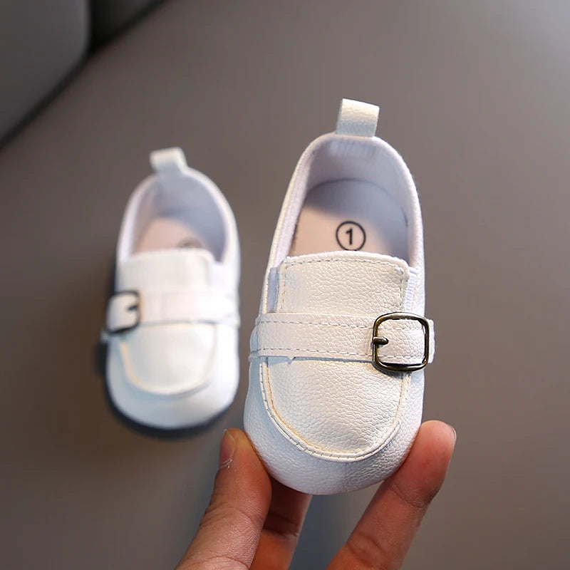 Chaussures premiers pas enfant multivariées