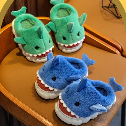 Chaussons requin multicolores rembourrés et doux pour enfants