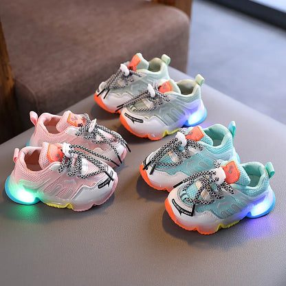 Chaussures Fluo Respirantes avec LED pour Enfants Multivariantes