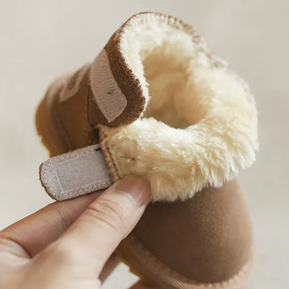 Botins acolchoados com sola antiderrapante e velcro para crianças