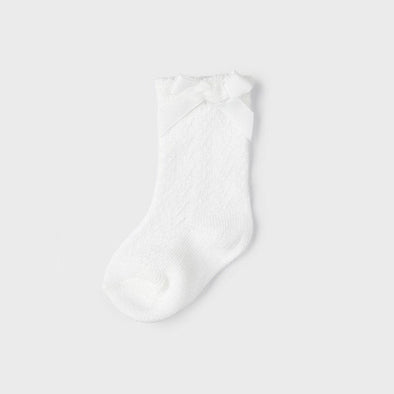 Cremeperforierte Socken